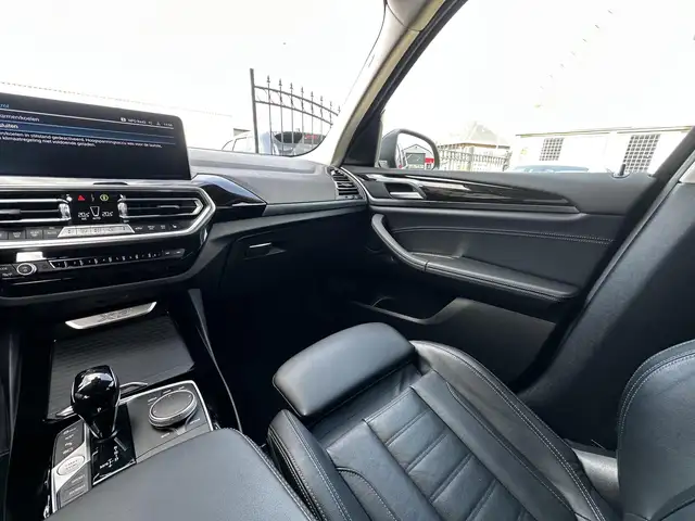 BMW X3 view 18