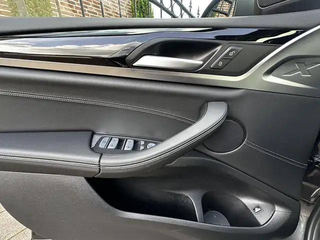 BMW X3 view 14