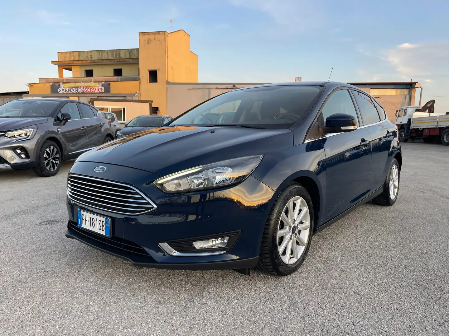 Ford Focus Focus 5p 1.5 tdci Titanium s Azul - 1