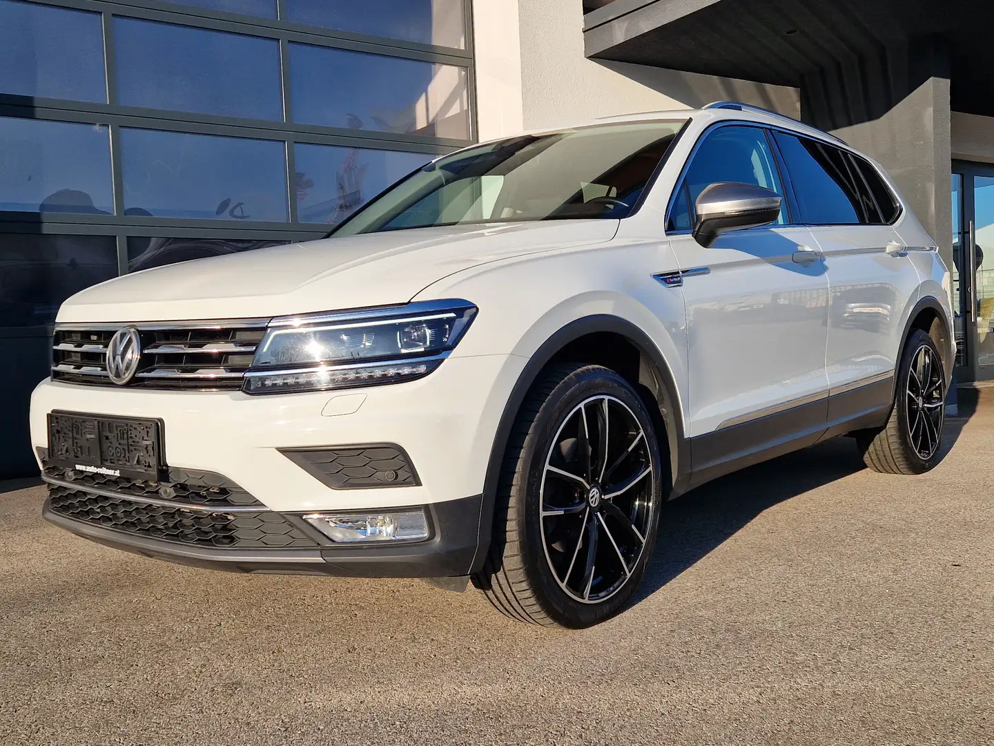 Volkswagen Tiguan Allspace *HIGHLINE*ALLSPACE*ALLRAD*7-SITZER* Weiß - 2