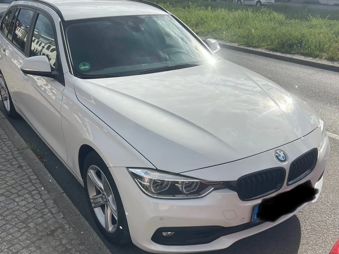 BMW 330 330d Touring xDrive Aut. Advantage Alb - 1