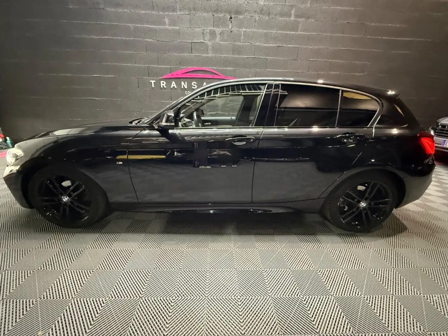 BMW 118 SERIE F20 LCI2 118i 136 ch BVA8 M Sport Pack M Sport Shadow Schwarz - 2
