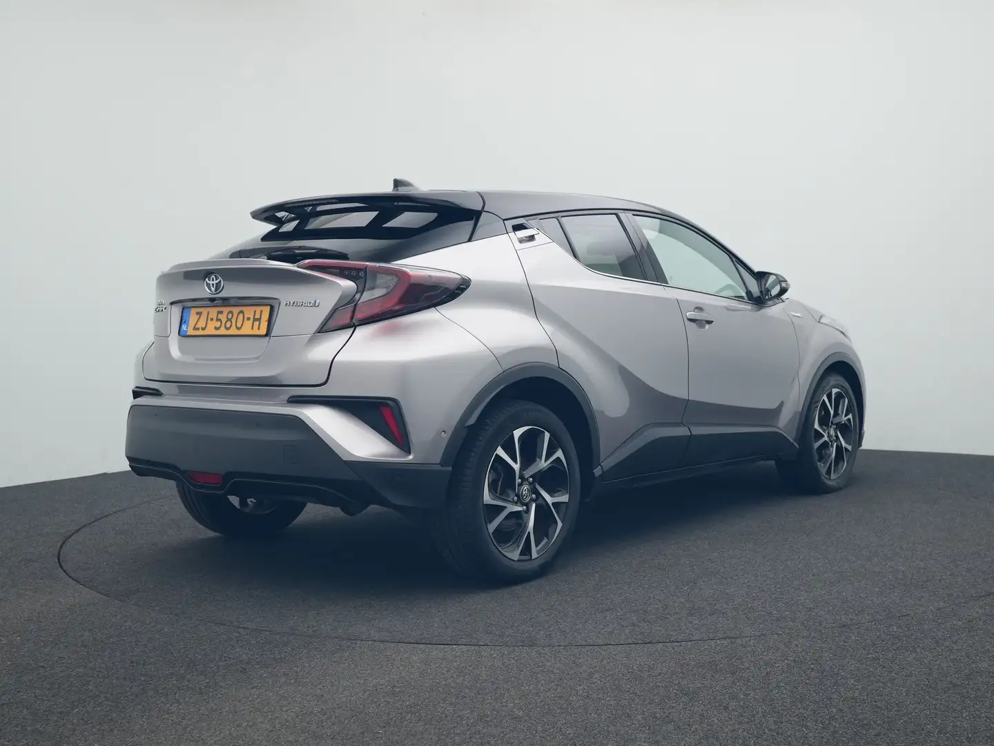 Toyota C-HR 1.8 Hybrid Style | NL-Auto | JBL-Audio | Grijs - 2
