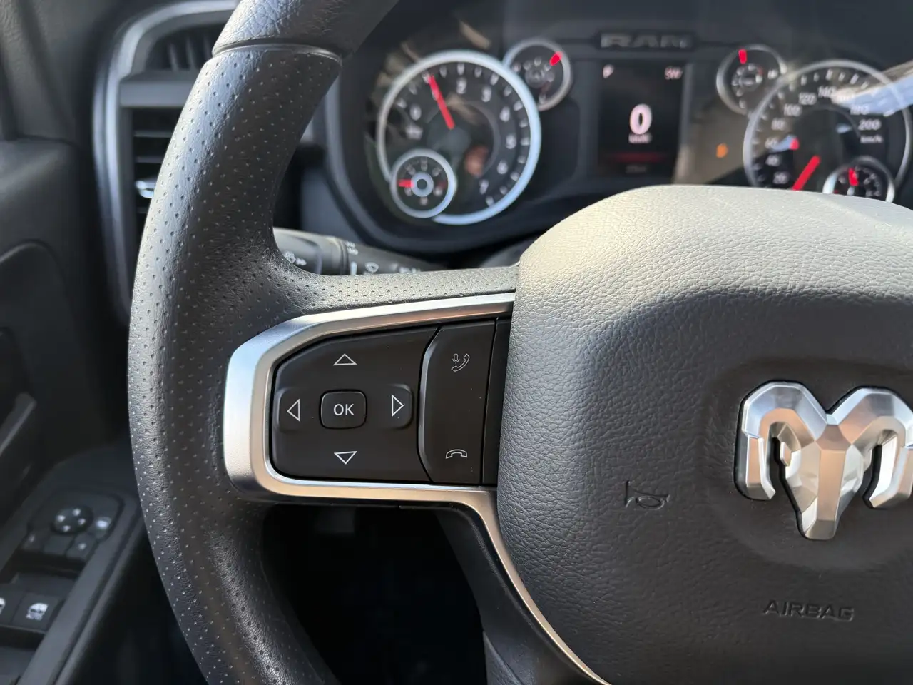 RAM 2500 снимка RAM 2500