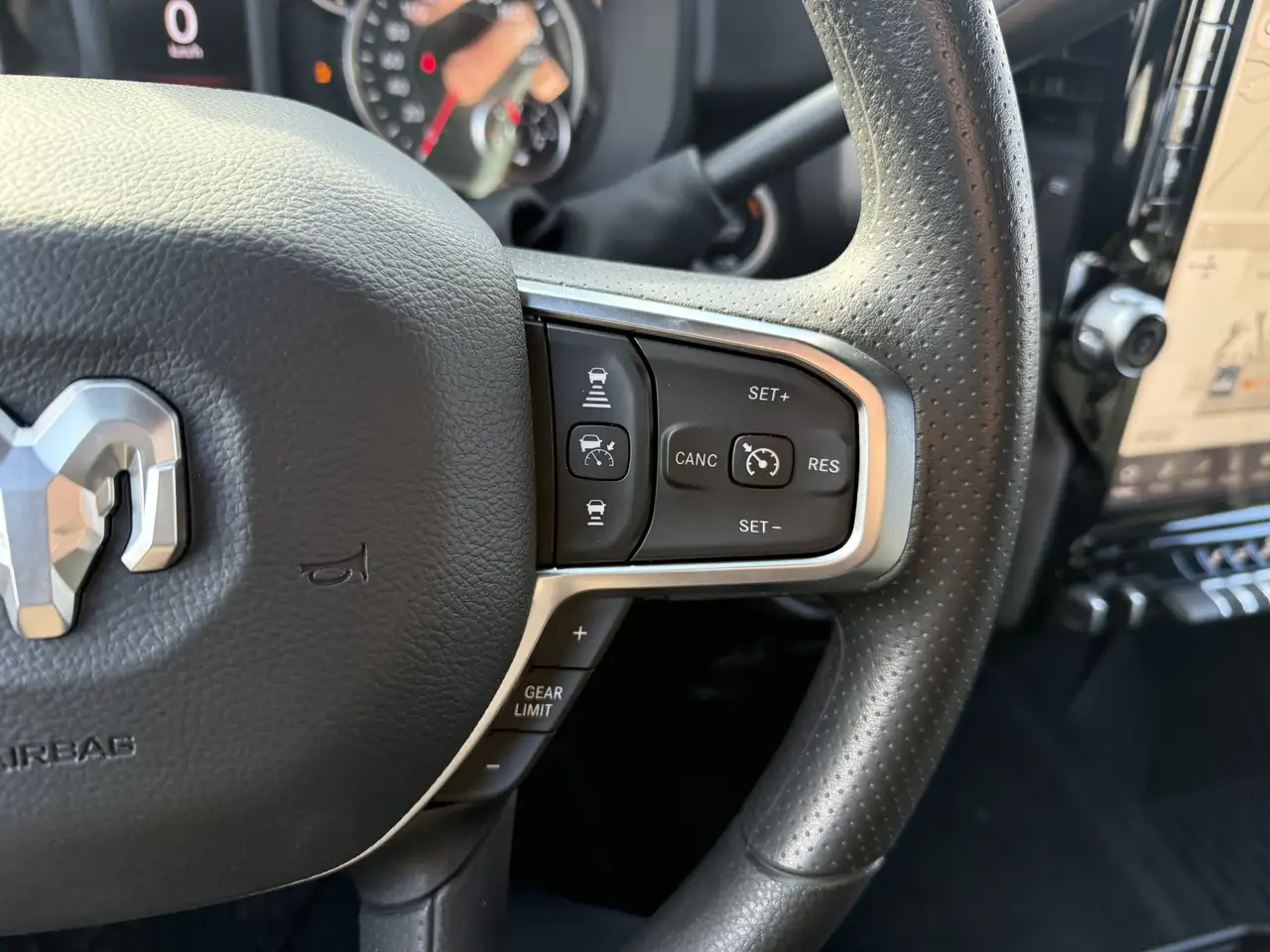 RAM 2500 снимка RAM 2500