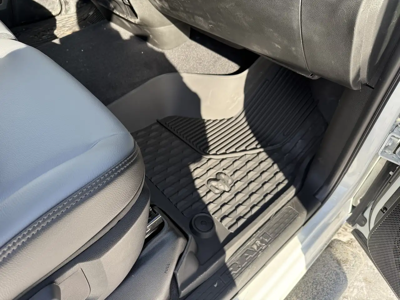 RAM 2500 снимка RAM 2500