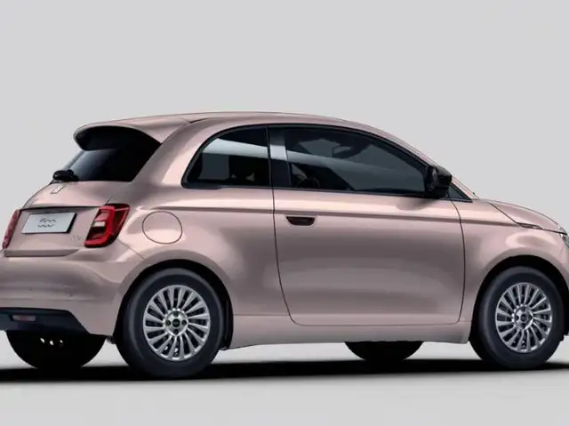 Fiat 500e view 9