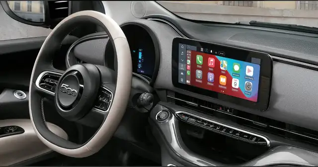 Fiat 500e view 5