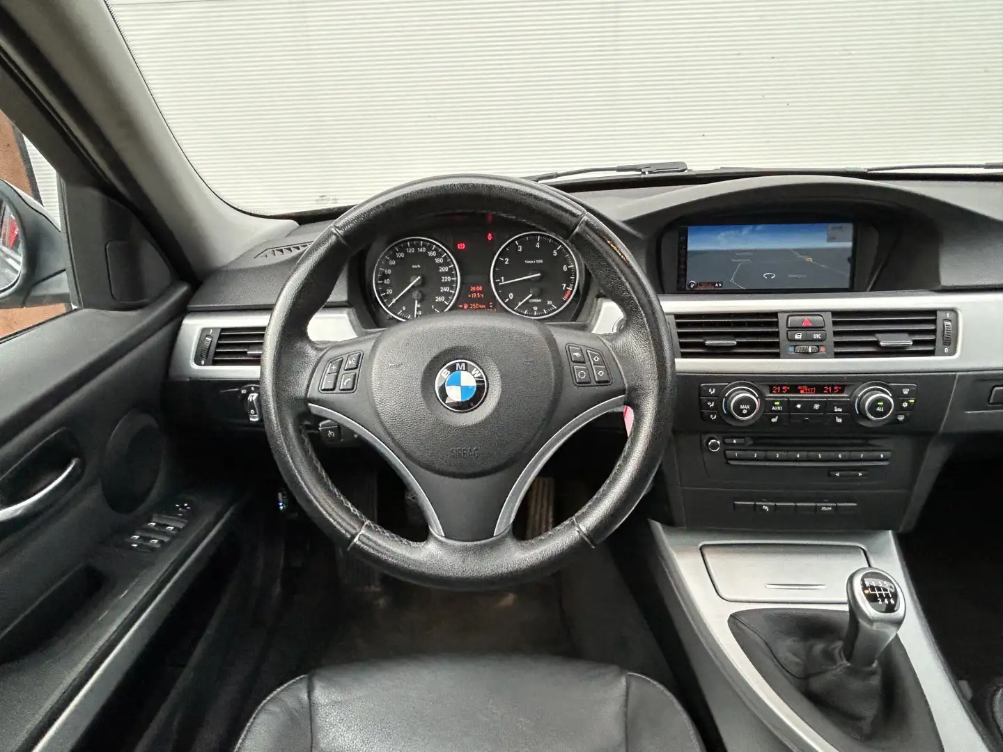 BMW 320 3-serie Touring 320i High Executive Panorama|Xenon Zwart - 2