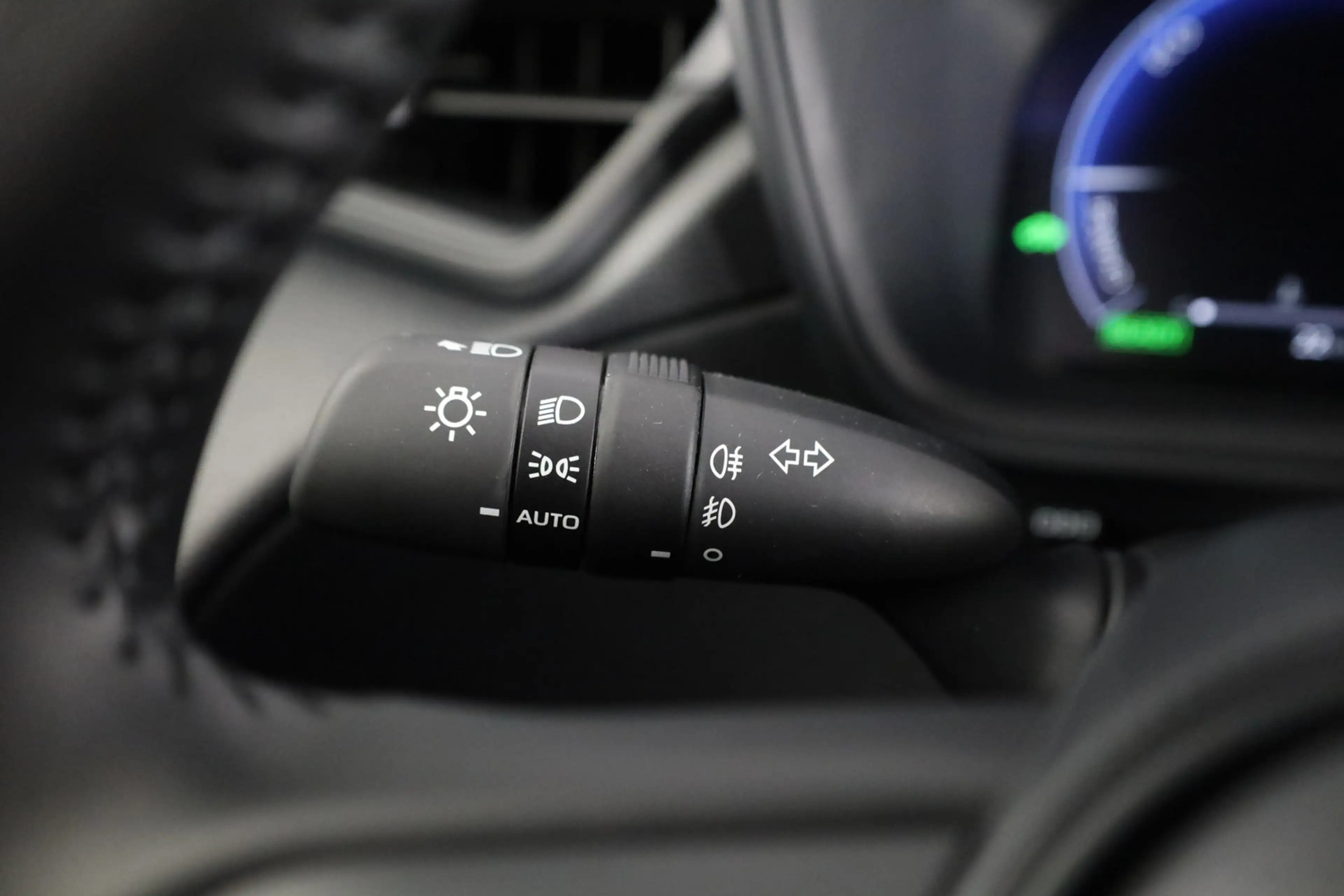 Toyota Corolla Cross Hybrid 140 Active — photo 8