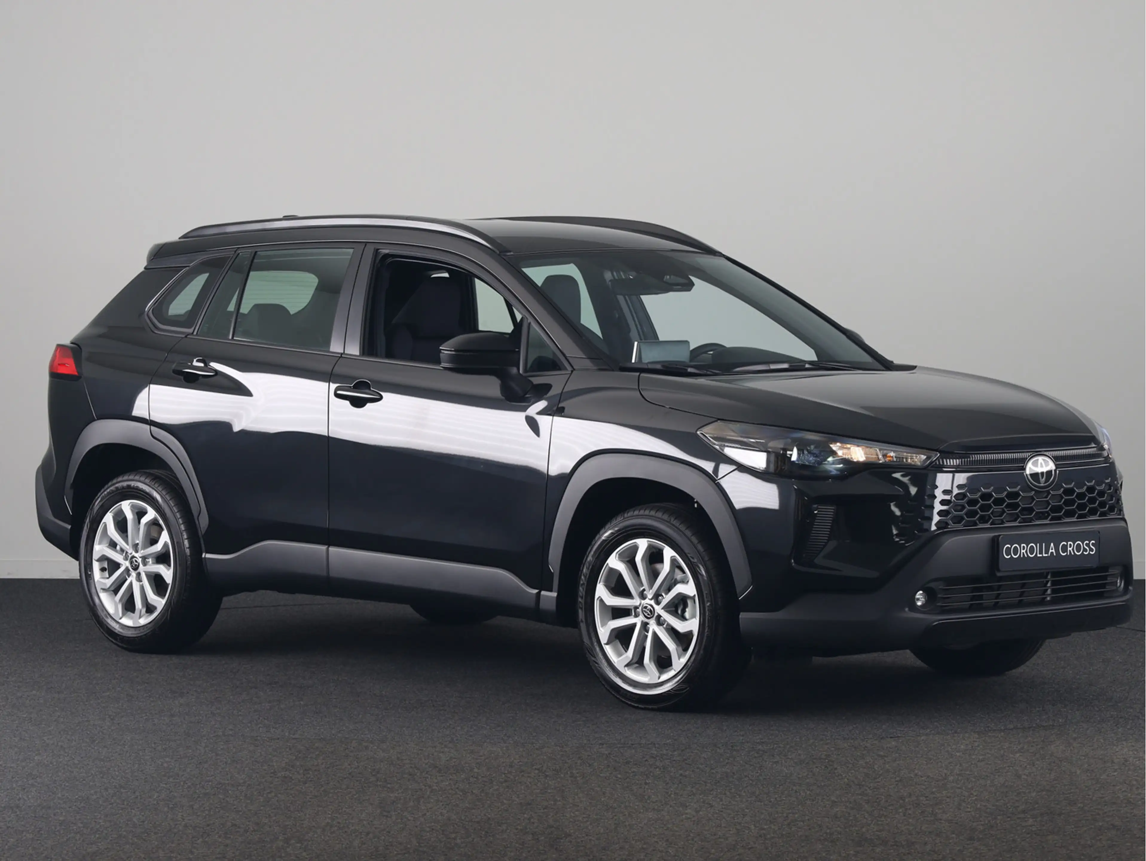 Toyota Corolla Cross Hybrid 140 Active — photo 3