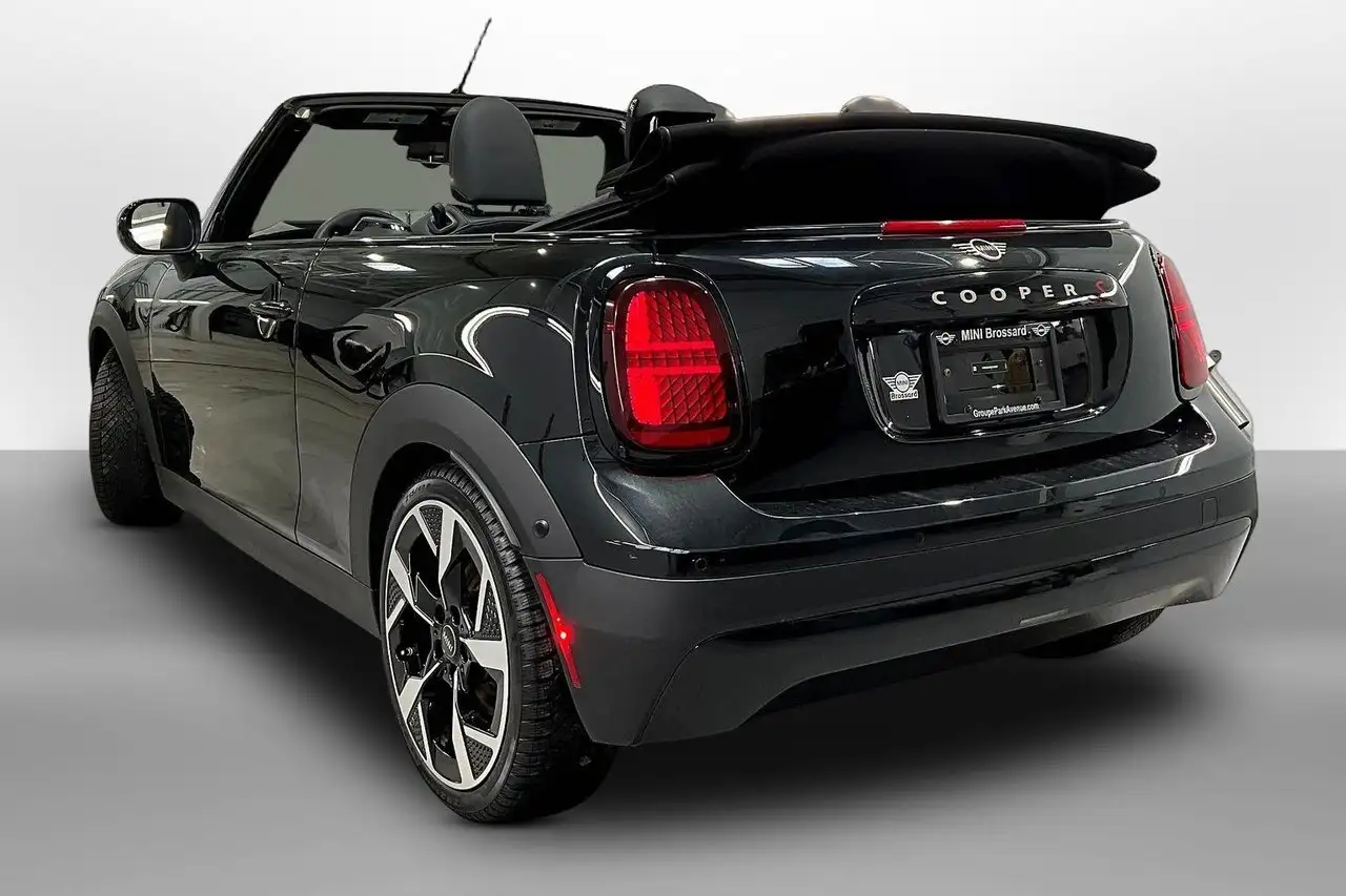 MINI Convertible снимка MINI Convertible