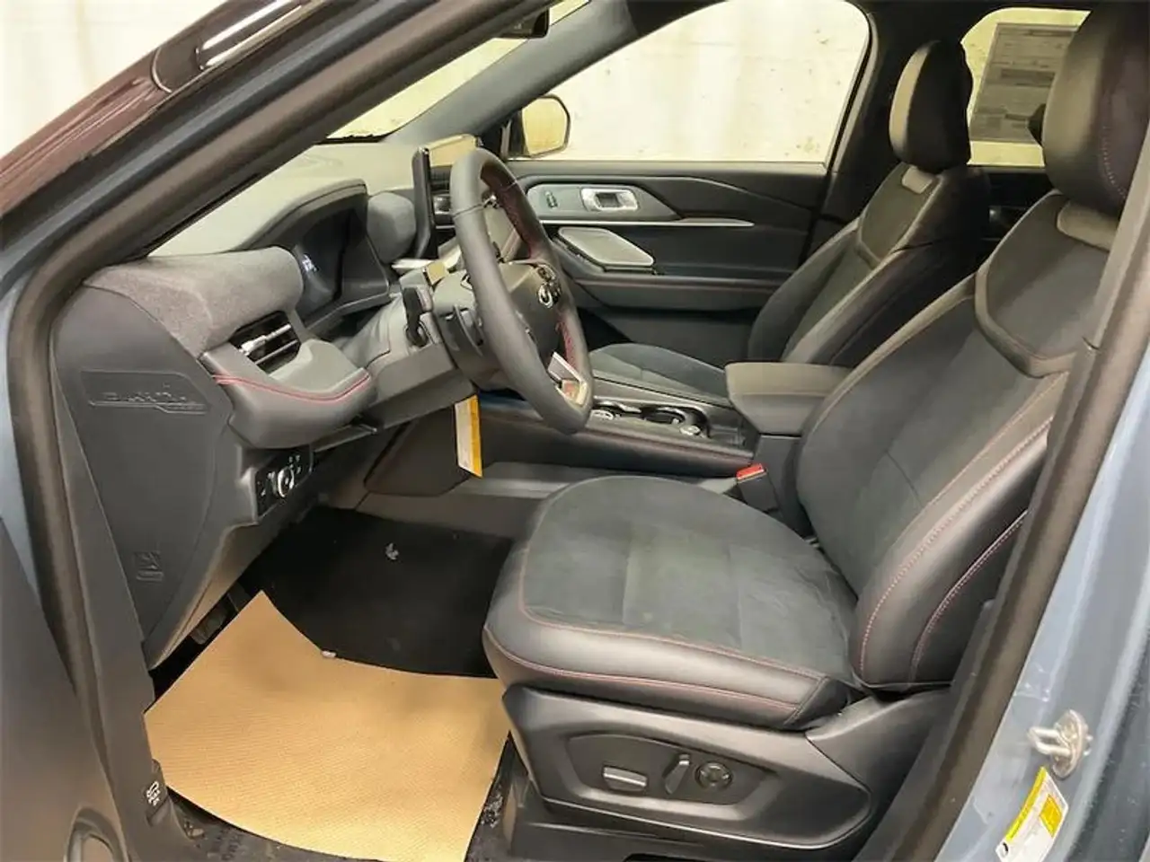 Ford Explorer снимка Ford Explorer