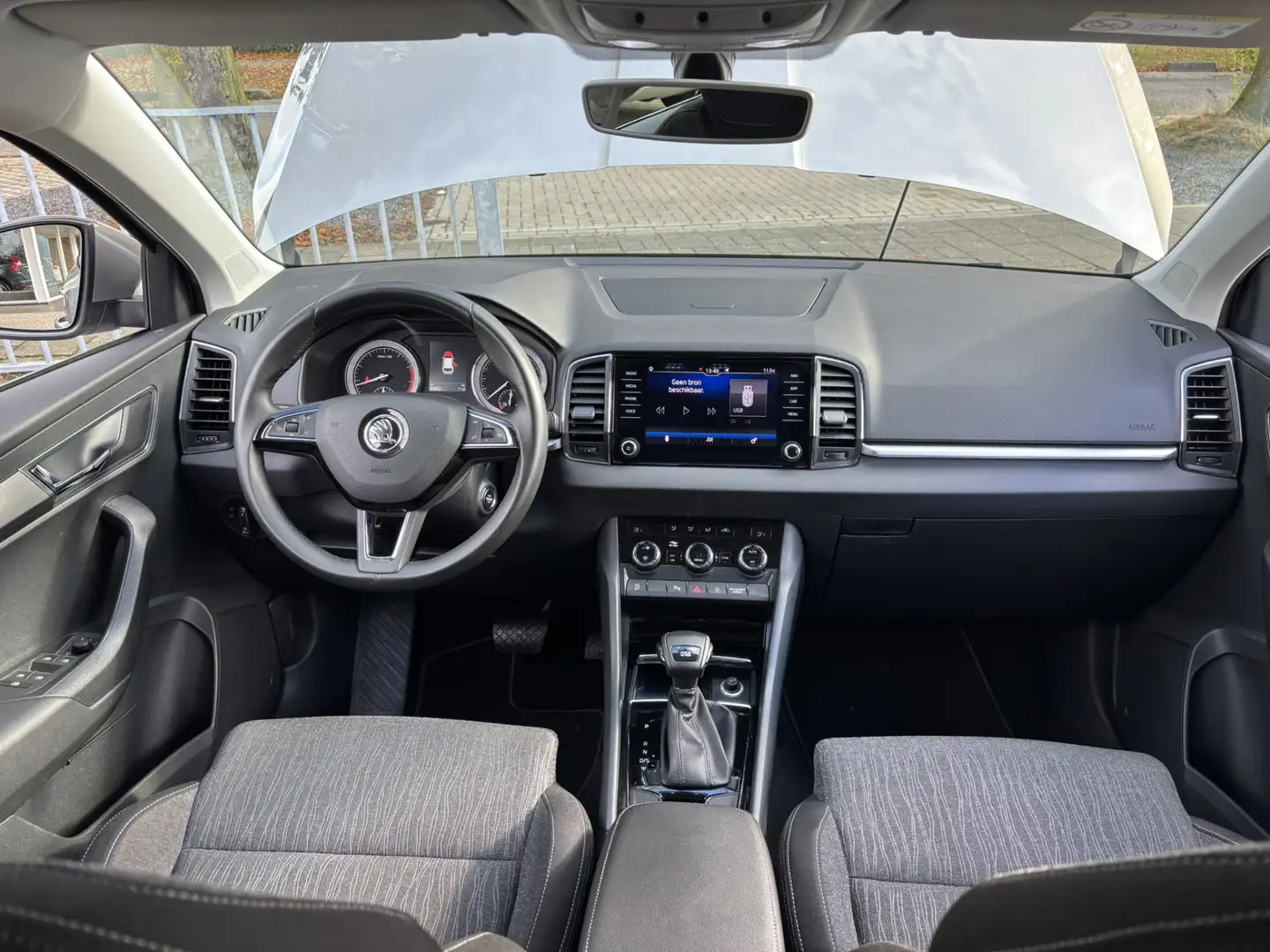 Skoda Karoq 1.5 TSI DSG Style Keyless navi PDC V+A Grijs - 2