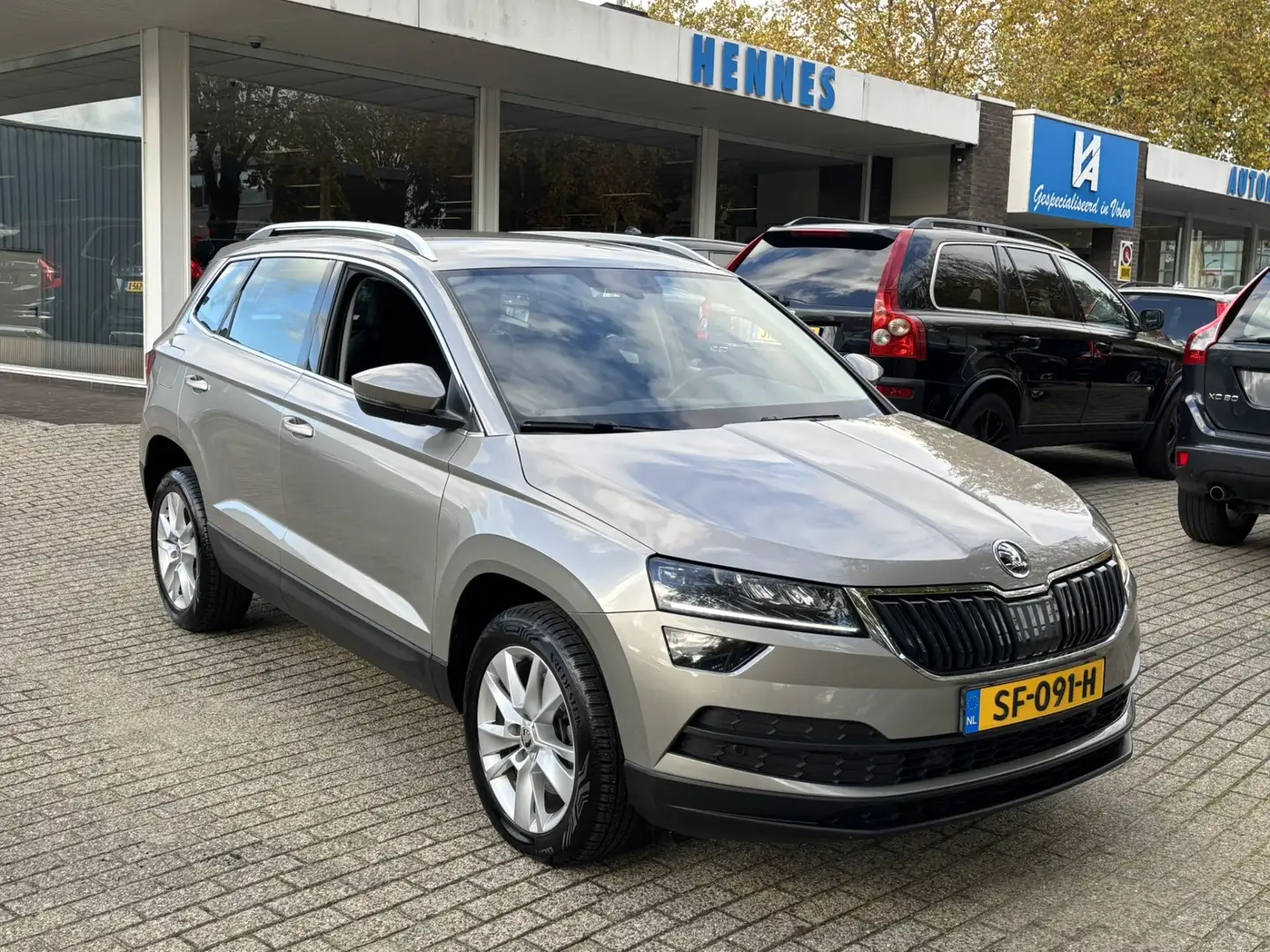 Skoda Karoq 1.5 TSI DSG Style Keyless navi PDC V+A Grijs - 1
