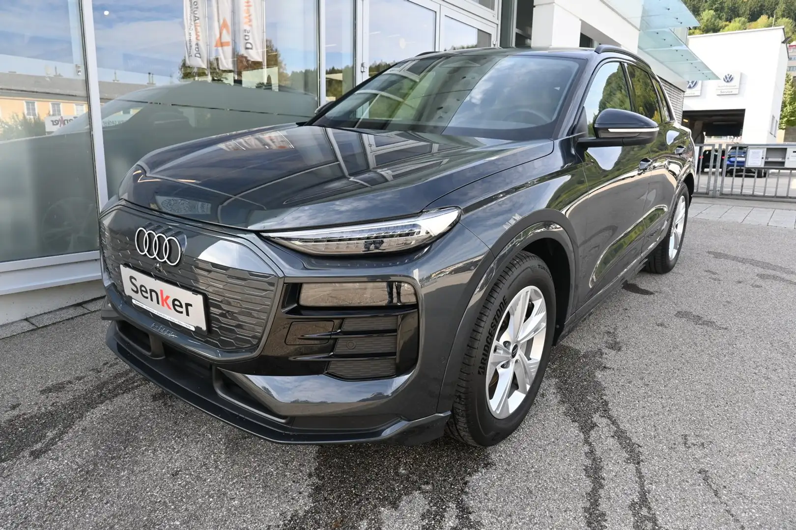 Audi Q6 e-tron e-tron Grau - 2