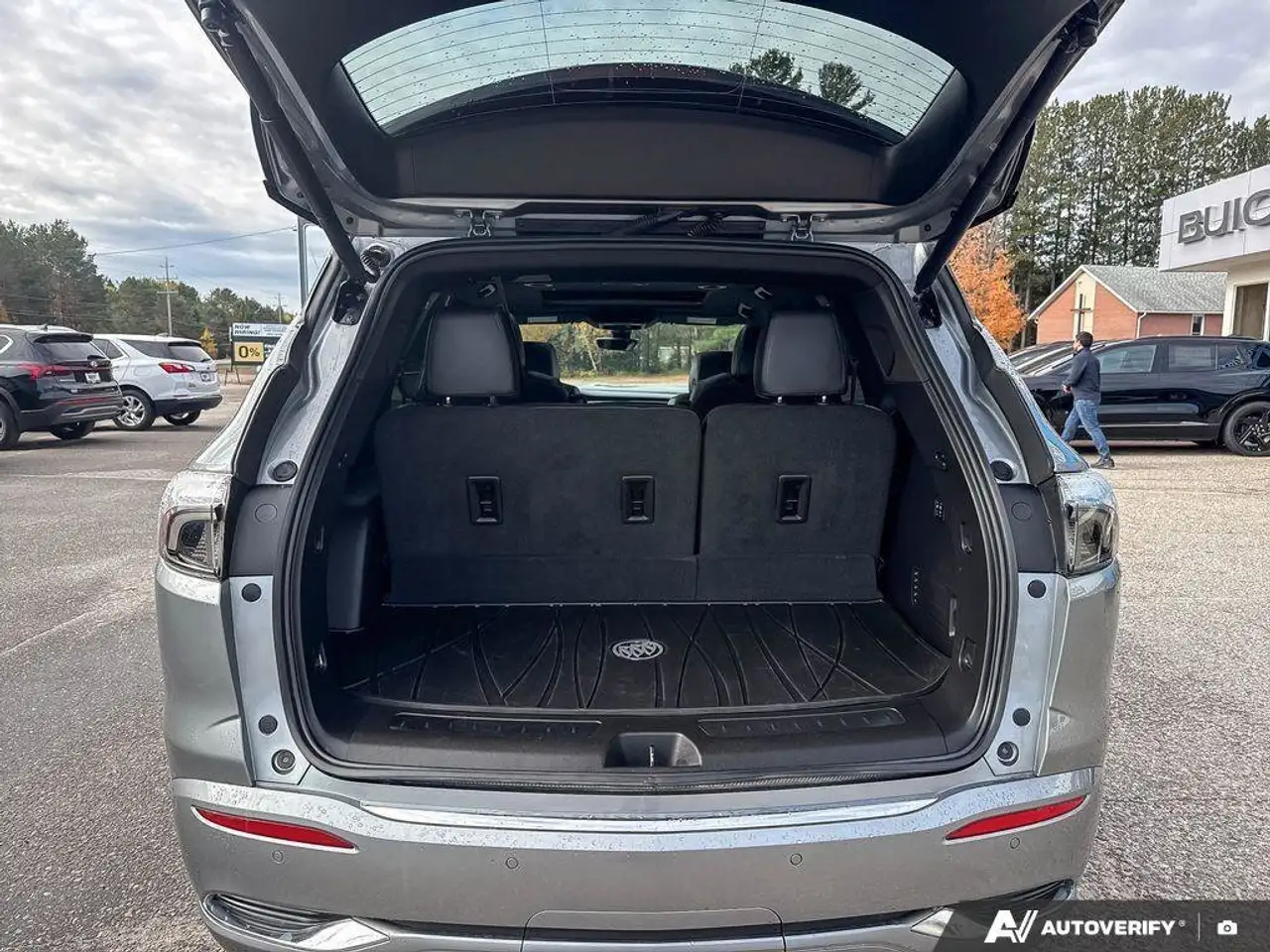 Buick Enclave снимка Buick Enclave