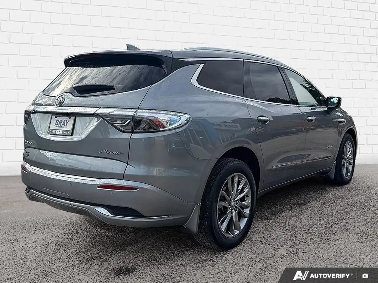 Buick Enclave снимка Buick Enclave