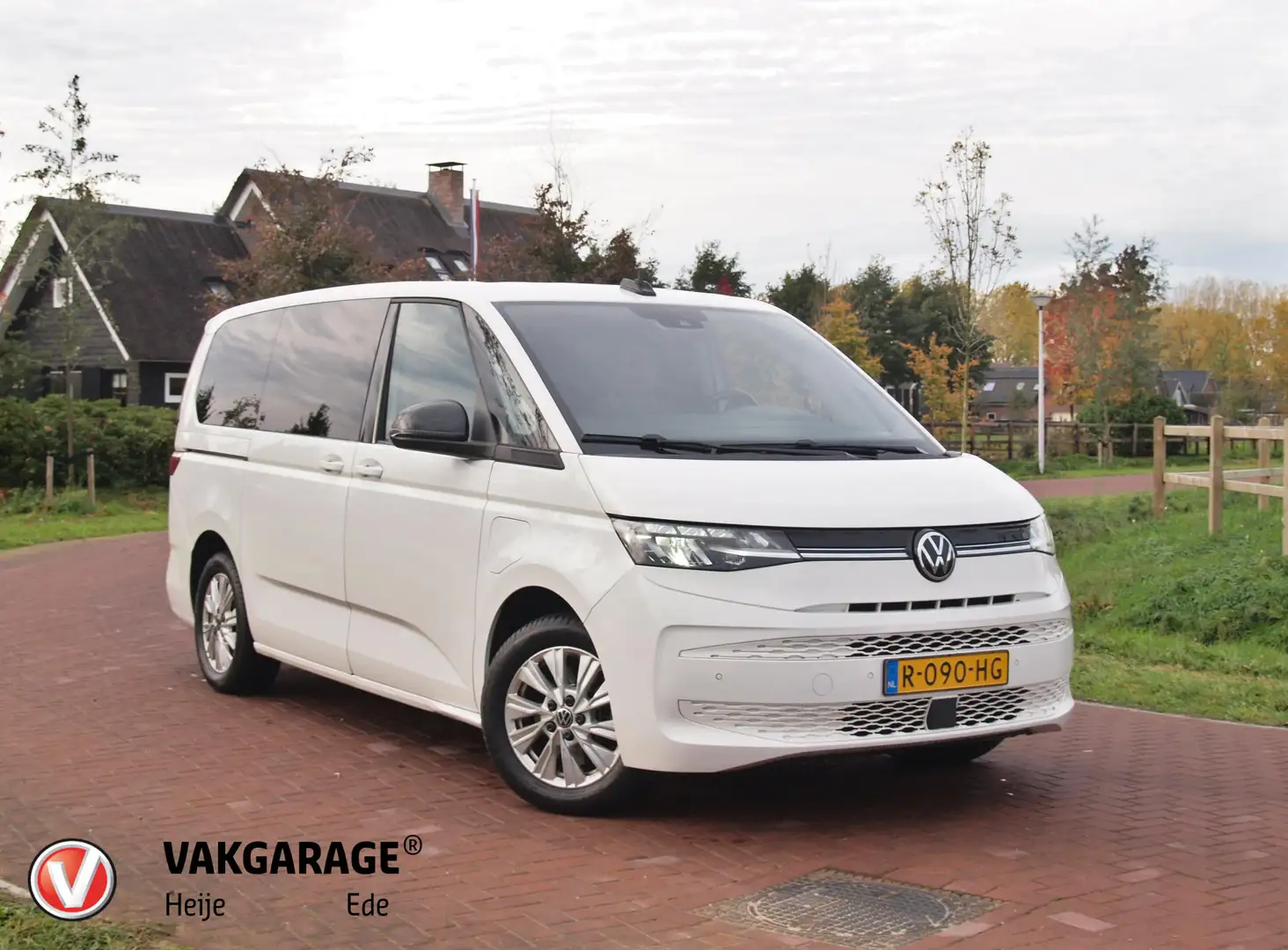 Volkswagen T7 Multivan 1.4 eHybrid L2H1 Life | 7-persoons | Camera | Crui Wit - 1
