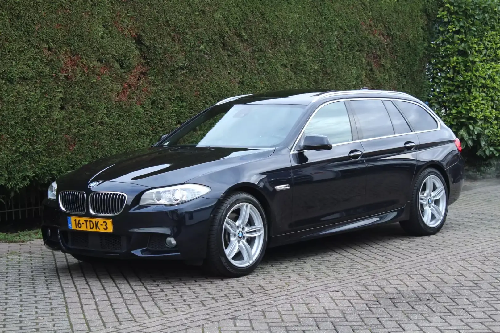 BMW 528 528i High Executive m-sport *nieuwe luchtbalgen* Zwart - 1