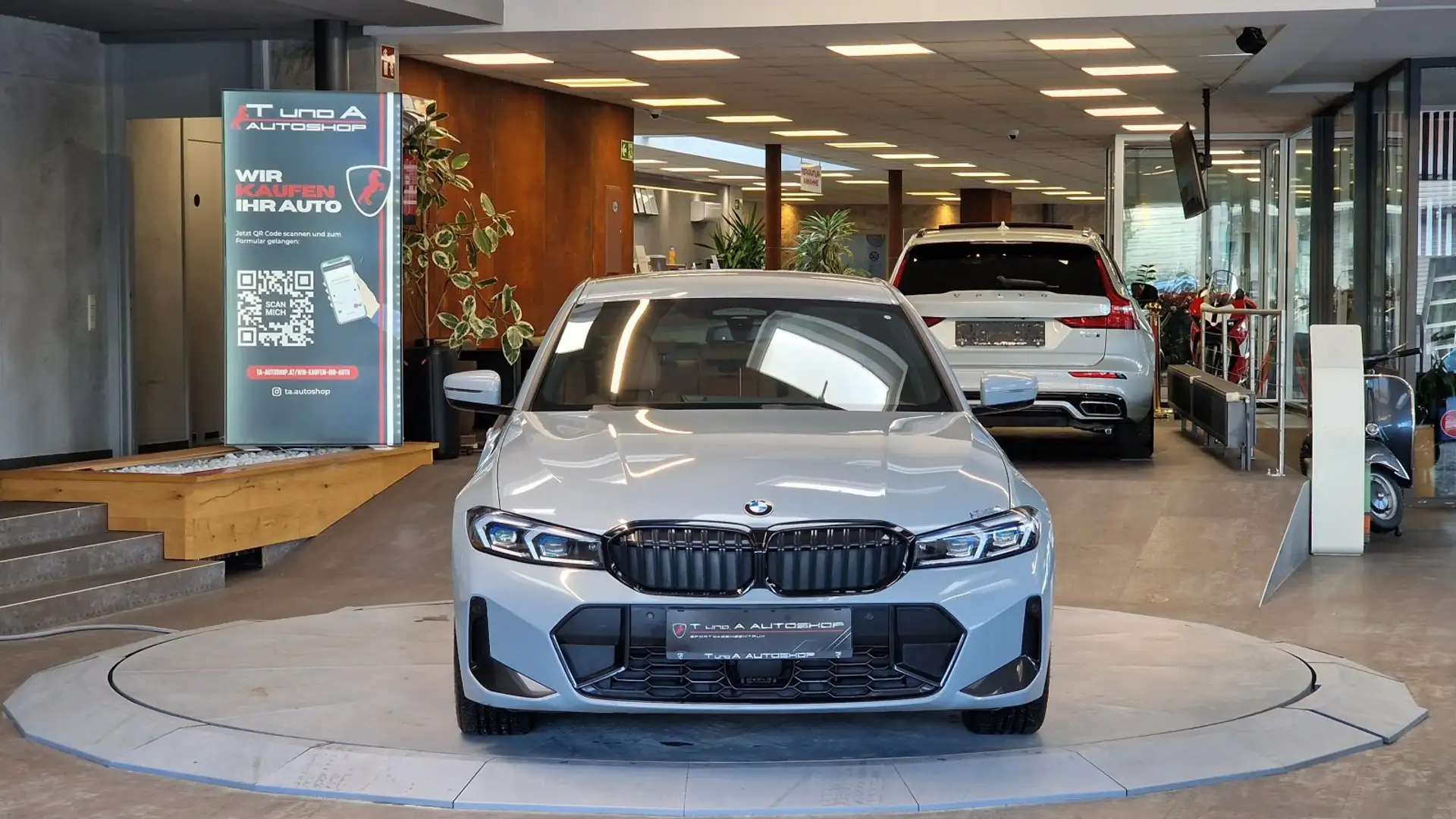 BMW 320 d xDrive G20 1-Hand M-Paket Aut. *AHK*Head-up*Lenk Grau - 2