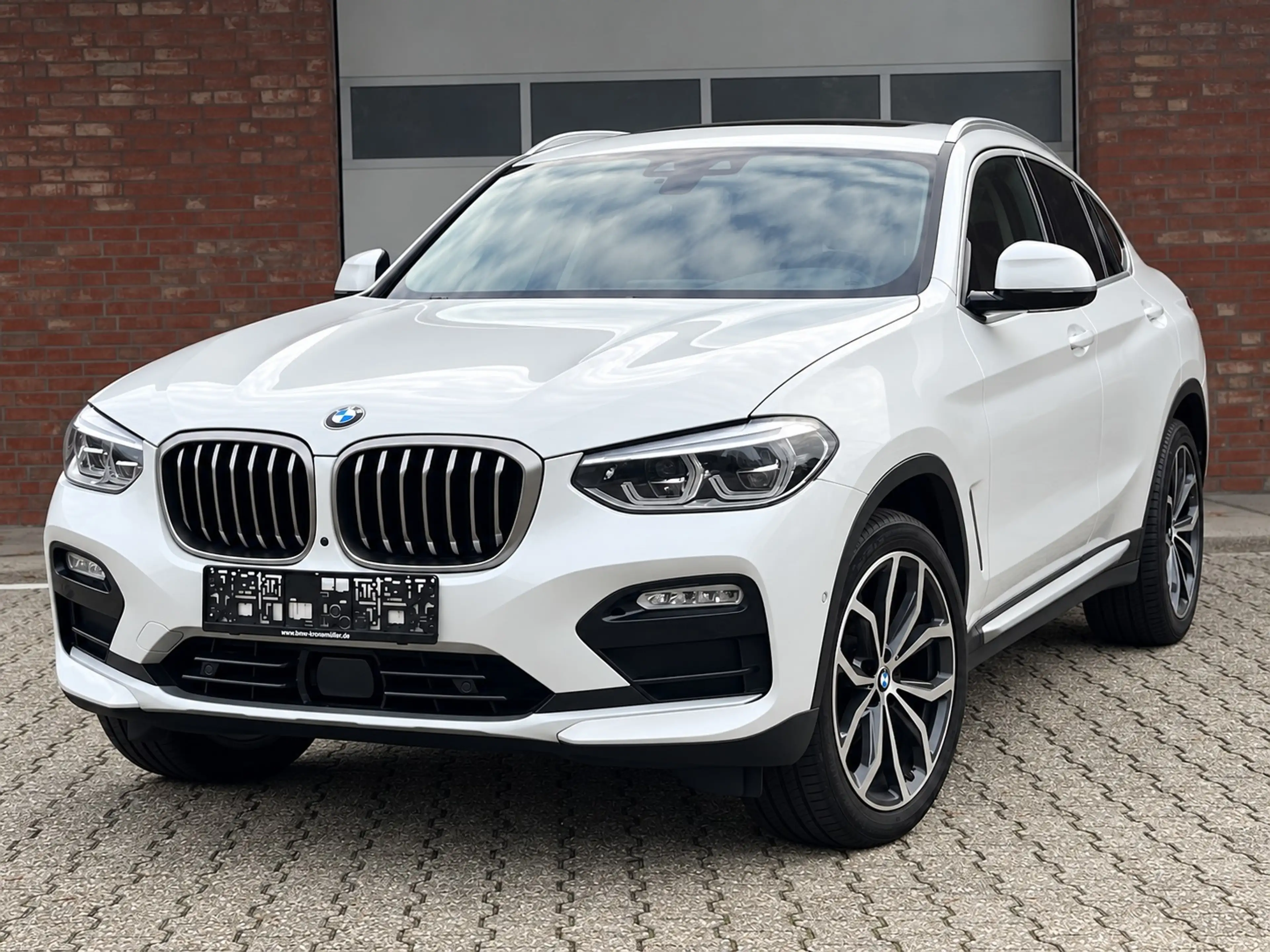 BMW X4 Sportpaket Panorama HeadUp Kamera