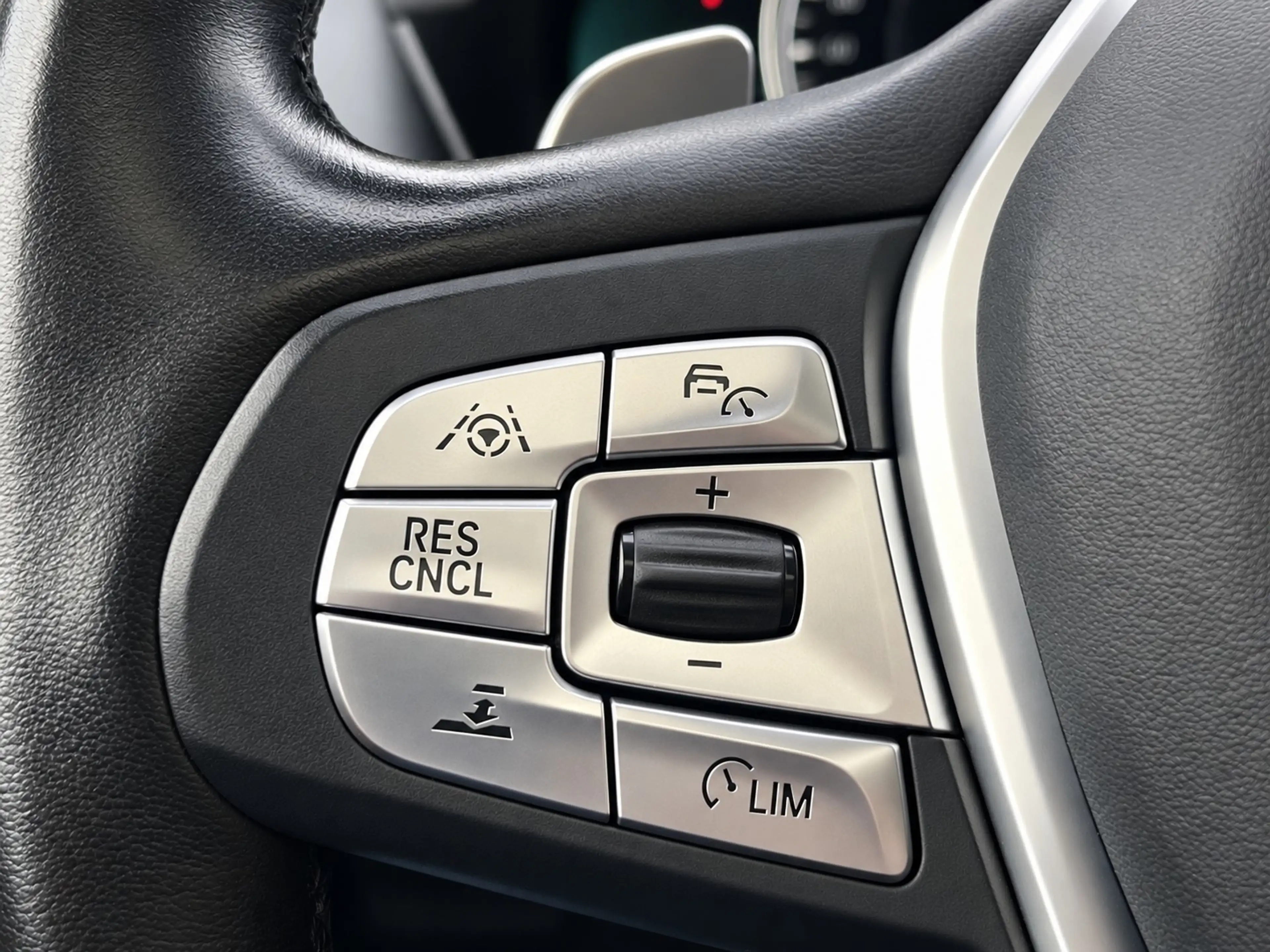 BMW X4 Sportpaket Panorama HeadUp Kamera — photo 14