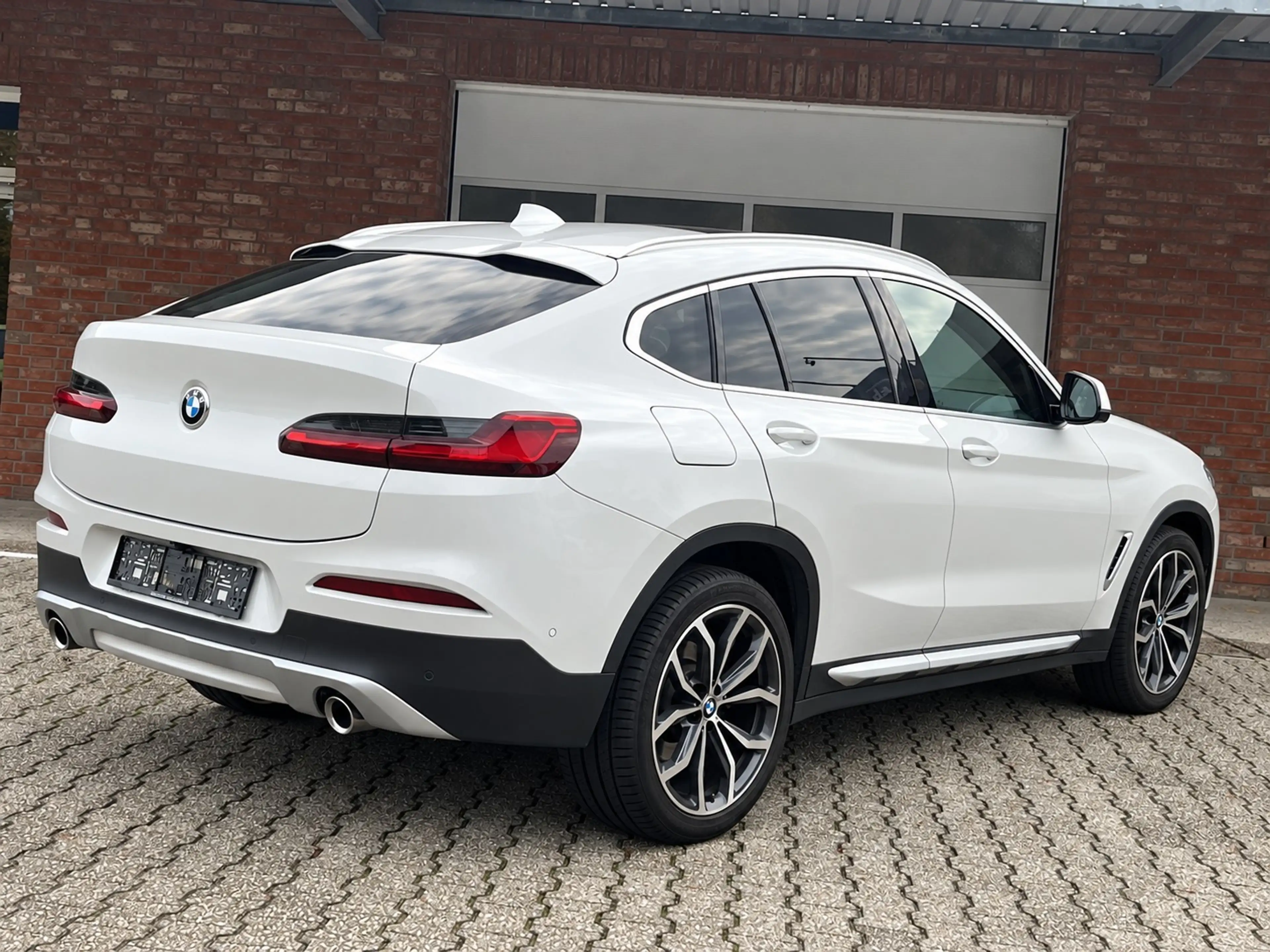 BMW X4 Sportpaket Panorama HeadUp Kamera — photo 4
