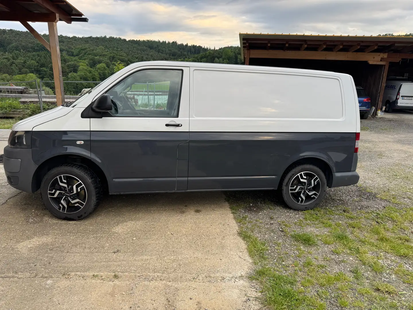 Volkswagen T5 Transporter 4 Motion - 2