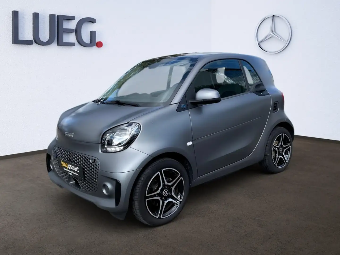 smart forTwo EQ PULSE+PLUSPAKET+PREMIUMPAKET+CARBON Šedá - 2