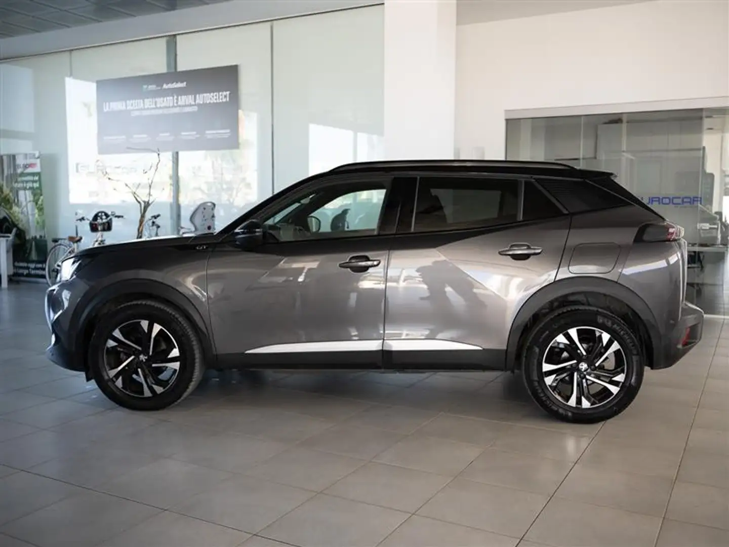 Peugeot 2008 GT Line 1.5 bluehdi 110Cv 36 mesi garanzia Gris - 2