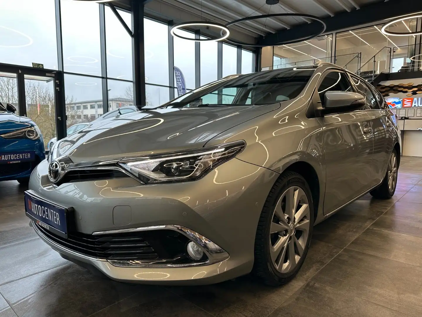 Toyota Auris Executive *2. Hand*AHK*Navi Grau - 2