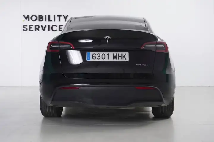 Tesla Model Y 2023, foto 4