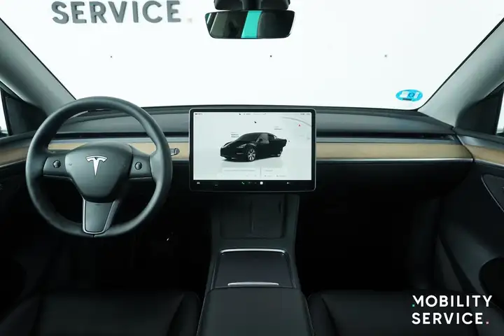 Tesla Model Y 2023, foto 10