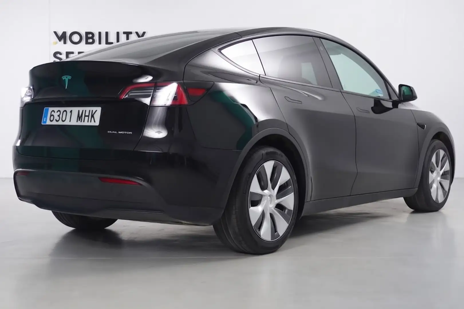 Tesla Model Y Gran Autonomía 4WD Negro - 2