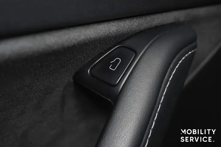 Tesla Model Y 2023, foto 23