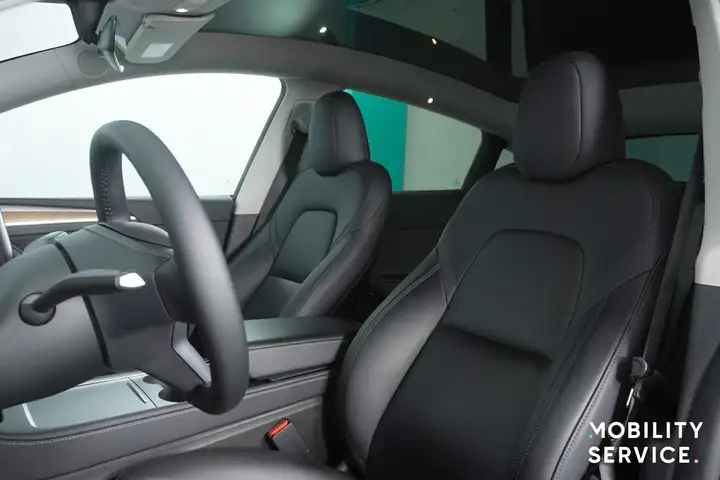 Tesla Model Y 2023, foto 7
