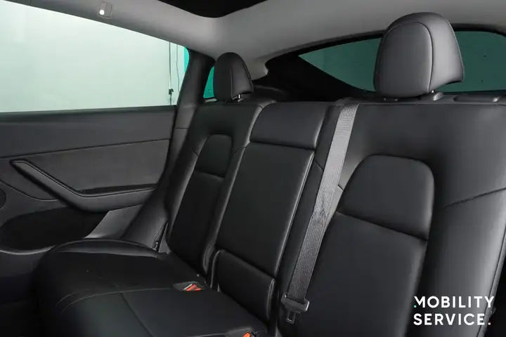 Tesla Model Y 2023, foto 9