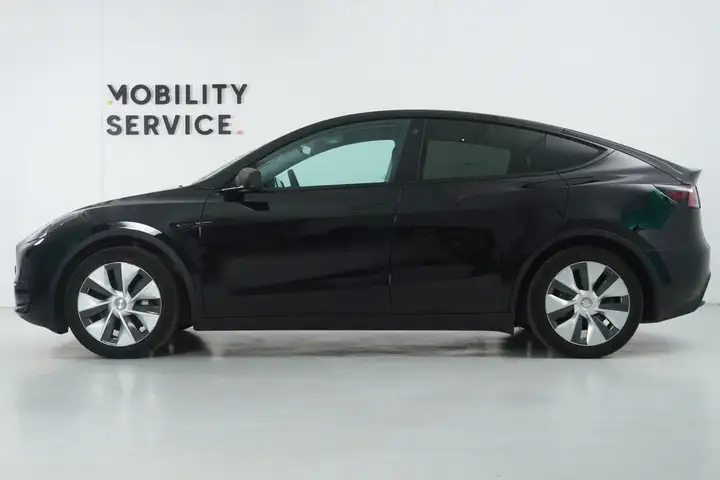 Tesla Model Y 2023, foto 6