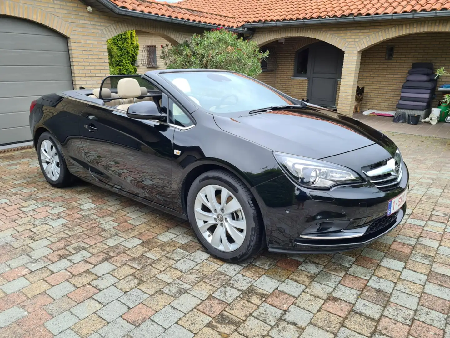 Opel Cascada Cascada 1.4 Turbo ecoFLEX Start/Stop Active Zwart - 1