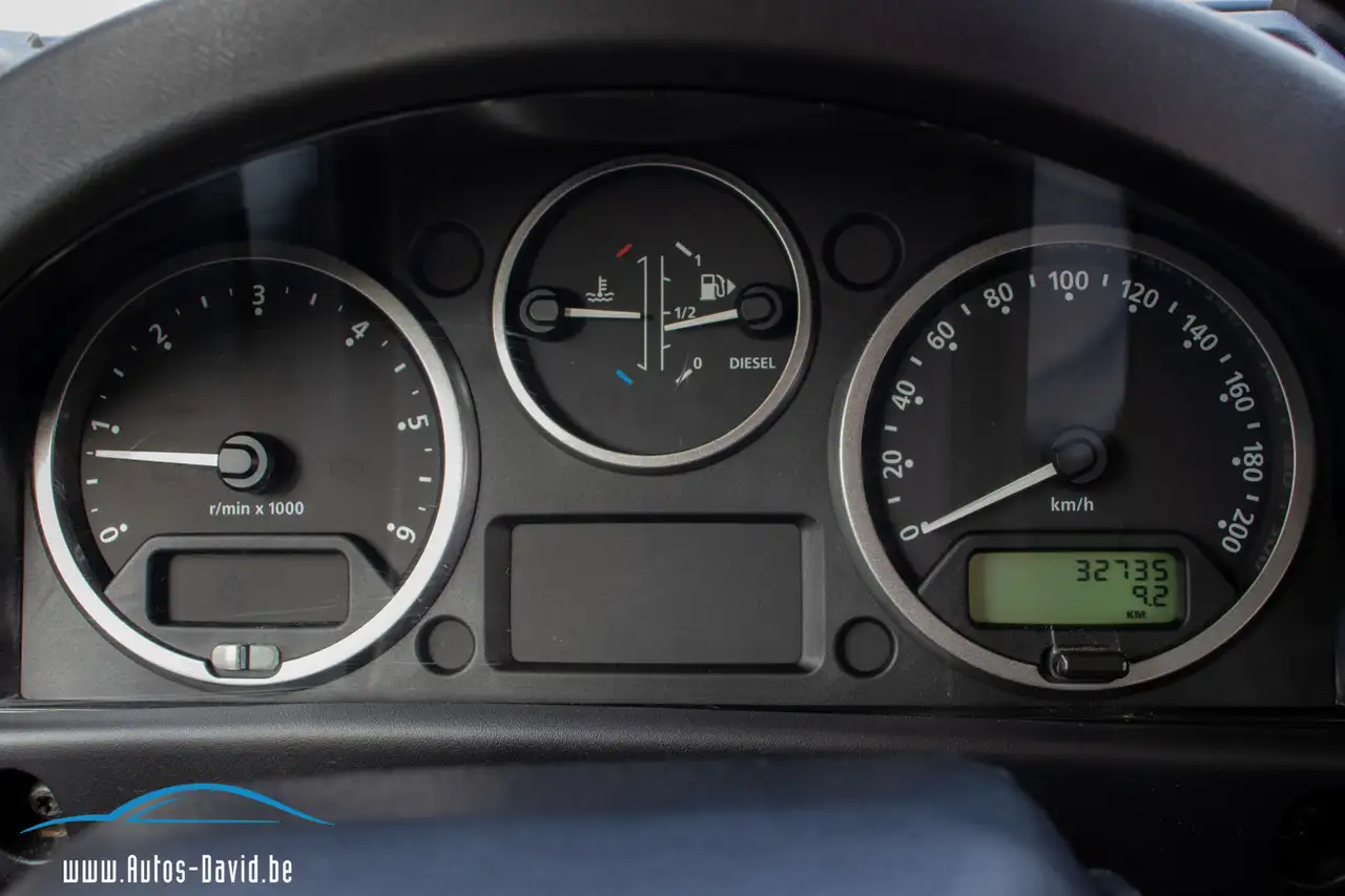 Land Rover Defender 90 VAN TD4 2.4 4X4 / 32.000KM / LICHTE VRACHT — foto 3