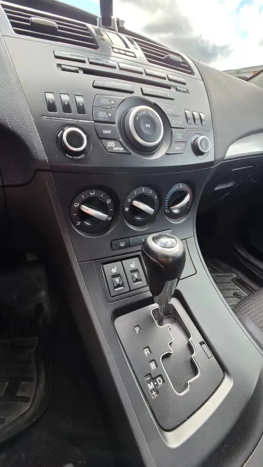 Mazda 3 снимка Mazda 3
