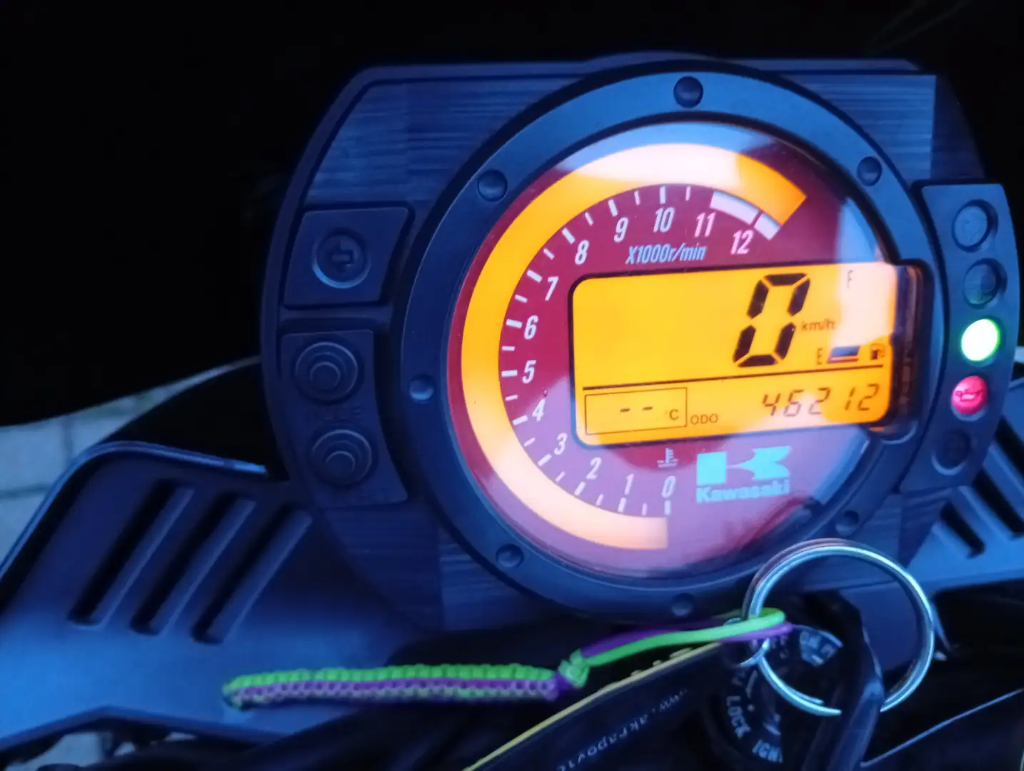 Kawasaki Z 1000 crna - 2