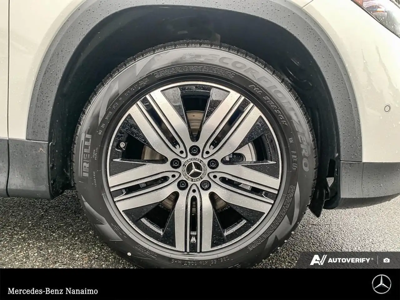 Mercedes-Benz EQB снимка Mercedes-Benz EQB