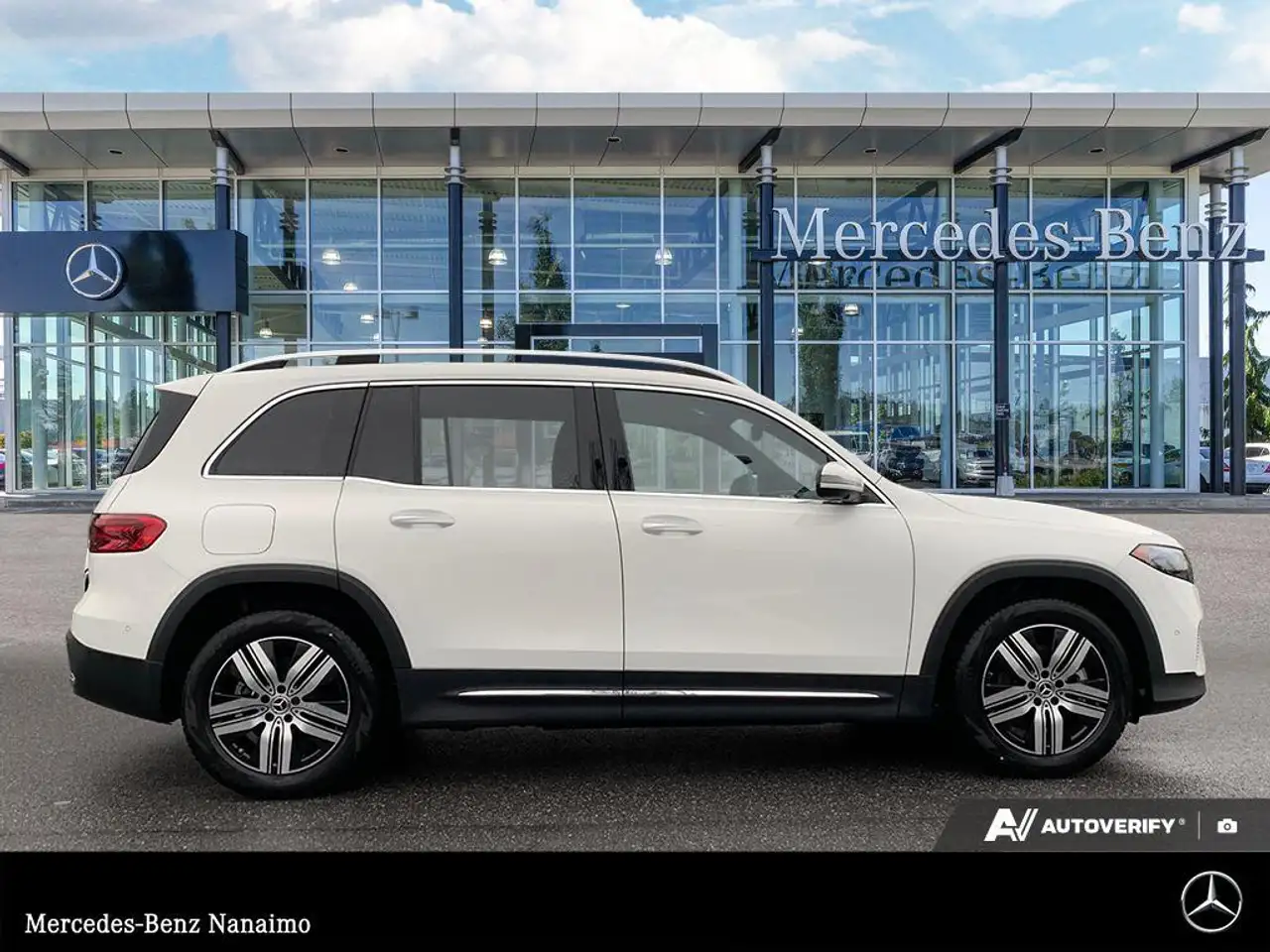 Mercedes-Benz EQB снимка Mercedes-Benz EQB
