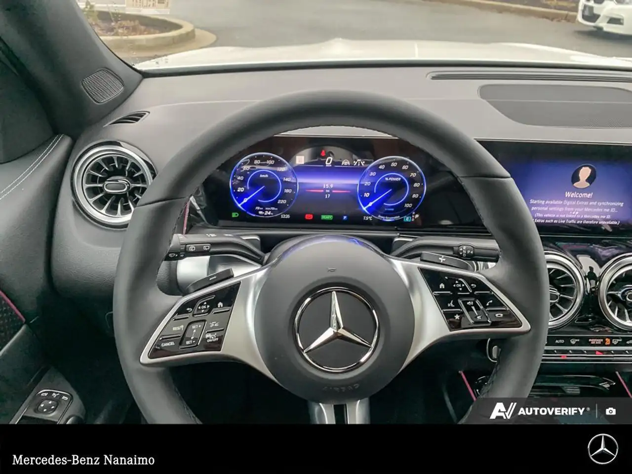 Mercedes-Benz EQB снимка Mercedes-Benz EQB