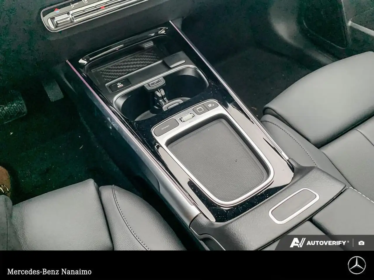 Mercedes-Benz EQB снимка Mercedes-Benz EQB