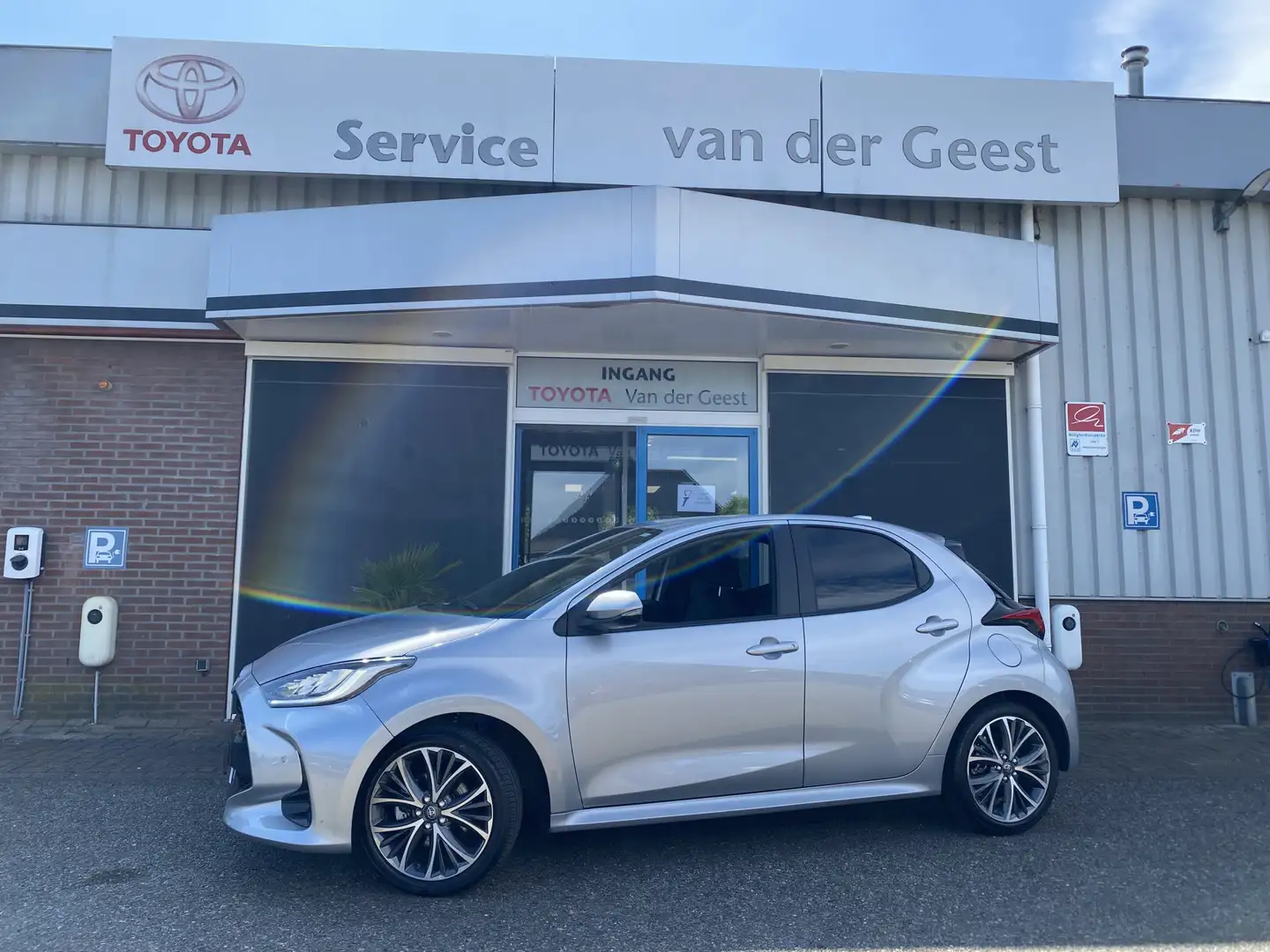 Toyota Yaris 1.5 Hybrid 130 Executive Gris - 1