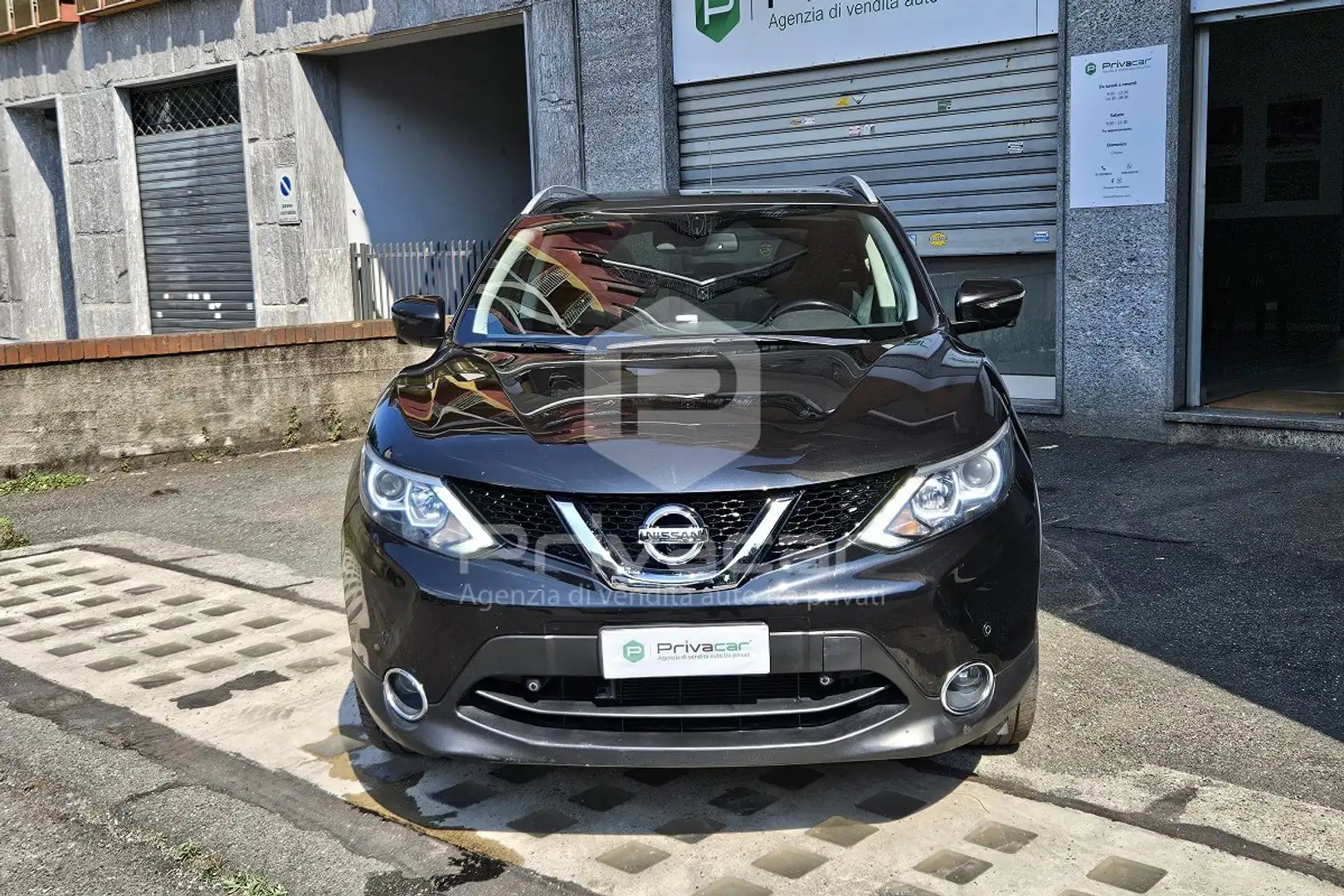 Nissan Qashqai Qashqai 1.2 DIG-T 360 Schwarz - 2