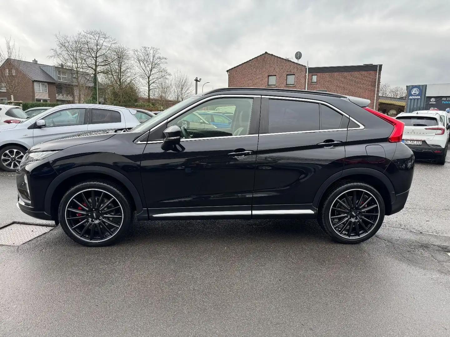 Mitsubishi Eclipse Cross Top 2WD Automatik Zwart - 2